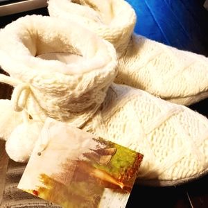 Women's Bearpaw Slippers Palmer 7-8 Winter White